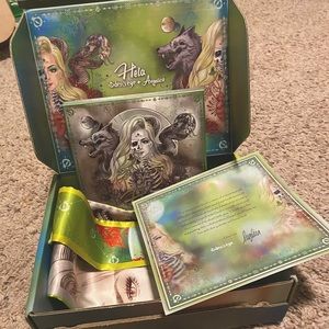 oden’s eye Angelica Hela palette and scarf